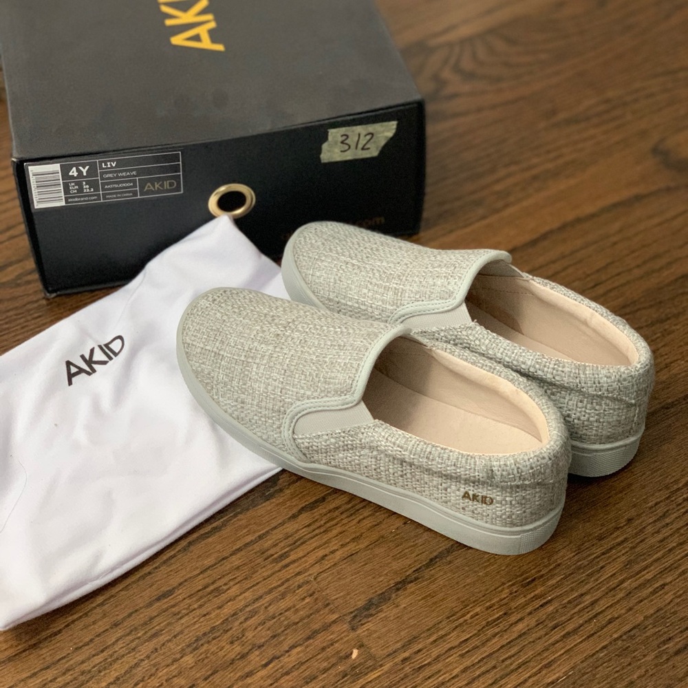 New Akid Liv Sneaker Grey Weave Kids Size 4